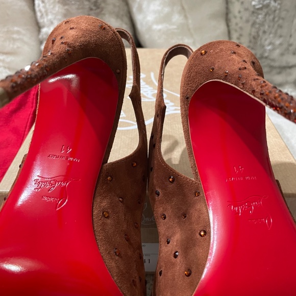 Christian Louboutin Nudes Degrachick suede sandals - Picture 11 of 11